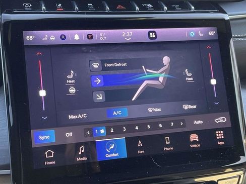 Used 2023 Jeep Grand Cherokee Limited w/ Black Appearance Package image 8