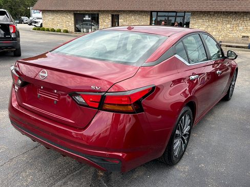 Used 2023 Nissan Altima 2.5 SV FWD image 7