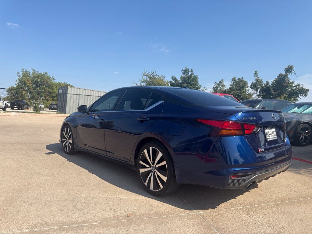 Used 2019 Nissan Altima 2.0 SR FWD image 3