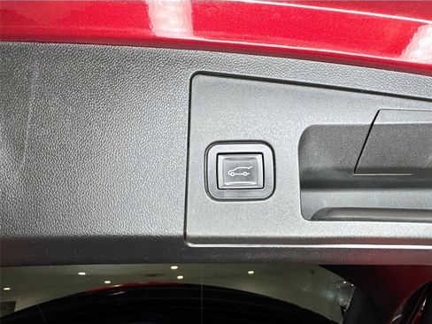 Used 2019 Cadillac XT4 Sport FWD image 21