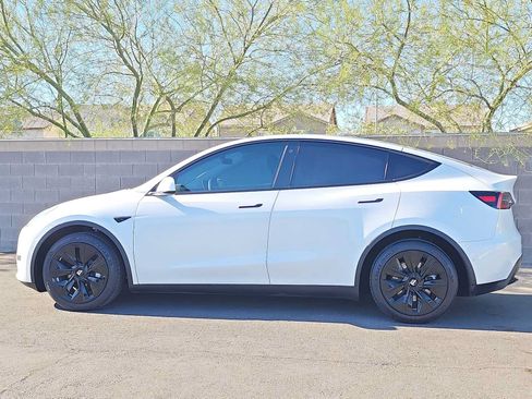 Used 2021 Tesla Model Y Long Range AWD/4WD image 5