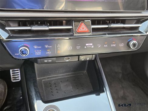 Certified 2023 Kia Niro SX Touring image 27