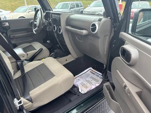 Used 2010 Jeep Wrangler Unlimited Sahara w/ Dual Top Group AWD/4WD image 14