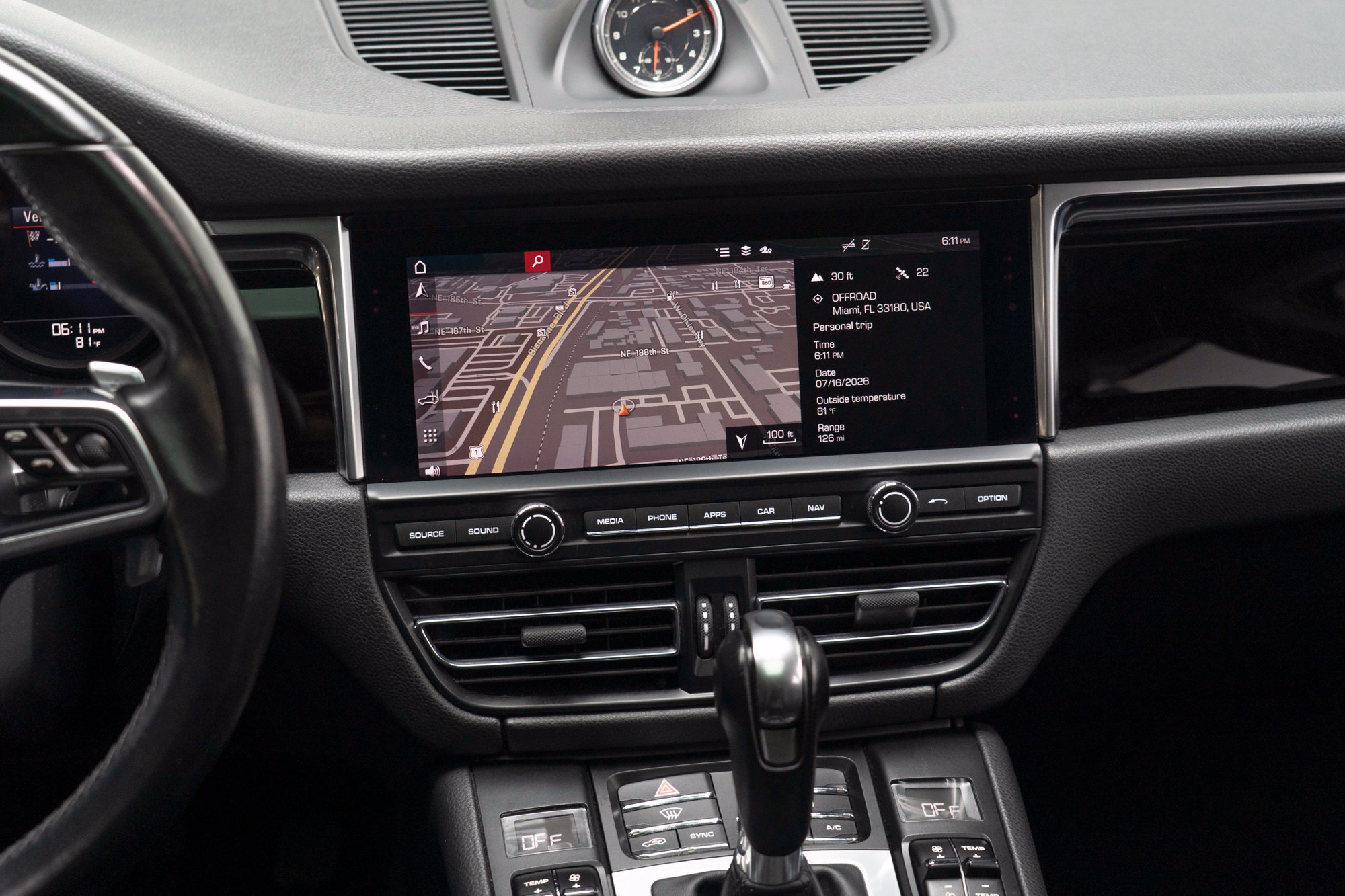 Used 2020 Porsche Macan AWD/4WD image 28