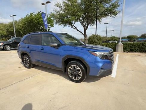 Used 2026 Subaru Forester Premium image 2