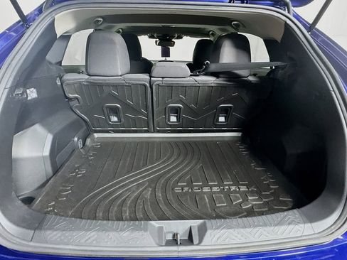 Used 2025 Subaru Crosstrek 2.0i Premium image 31