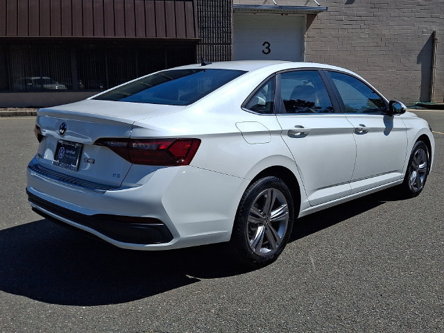Used 2023 Volkswagen Jetta SE w/ Panoramic Sunroof Package FWD image 11