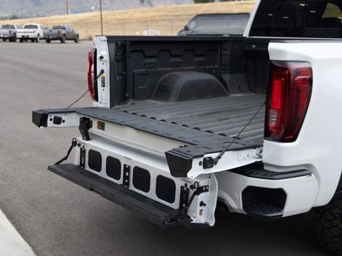Used 2024 GMC Sierra 1500 Denali Ultimate AWD/4WD image 9