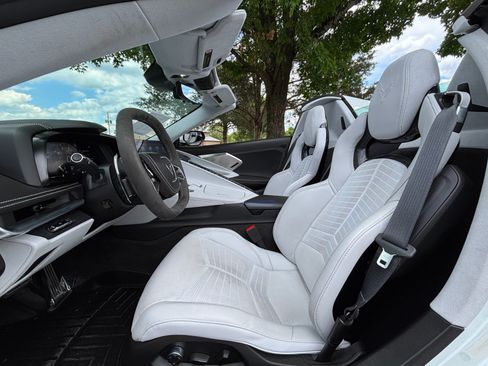 Used 2023 Chevrolet Corvette Stingray Premium Conv w/ 3LT RWD image 41