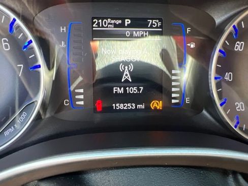 Used 2020 Chrysler Voyager Lxi FWD image 12