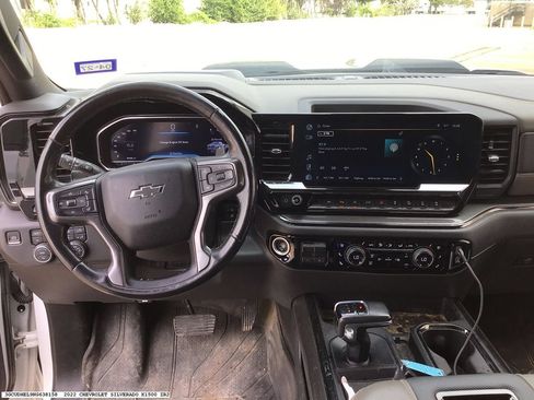 Used 2022 Chevrolet Silverado 1500 ZR2 w/ Technology Package AWD/4WD image 10