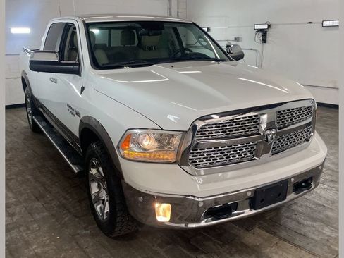 Used 2017 RAM 1500 Laramie w/ Convenience Group AWD/4WD image 1