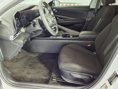 Used 2024 Hyundai Elantra Blue image 13