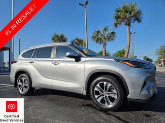 Used 2023 Toyota Highlander XLE video 1