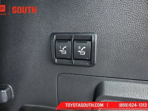 Used 2023 Toyota Sequoia Platinum AWD/4WD image 39