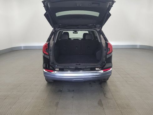 Used 2022 GMC Terrain SLT w/ Tech Package image 29