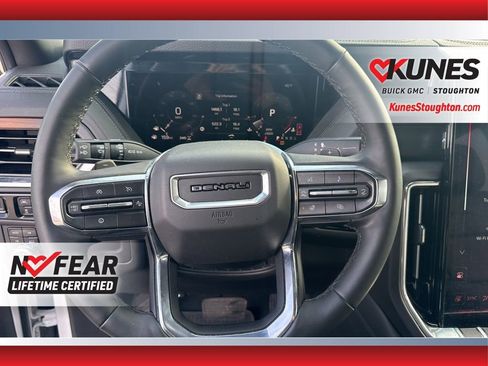 Used 2025 GMC Yukon XL Denali AWD/4WD image 25