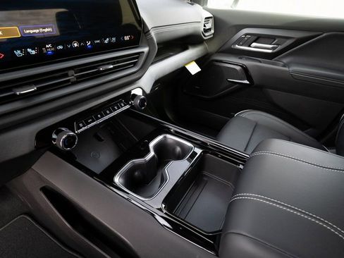 New 2025 Chevrolet Silverado EV LT image 19