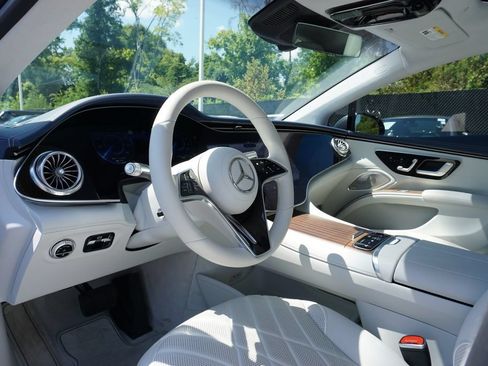 Certified 2023 Mercedes-Benz EQS 580 4MATIC Sedan image 12