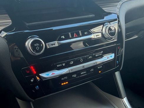 Certified 2022 Ford Explorer Limited w/ Class IV Trailer Tow Package image 17