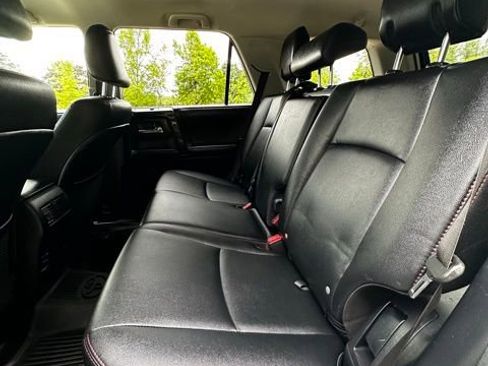 Used 2017 Toyota 4Runner TRD Off-Road Premium AWD/4WD image 15