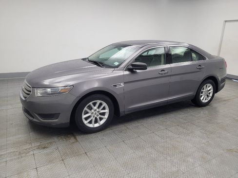 Used 2014 Ford Taurus SE image 2