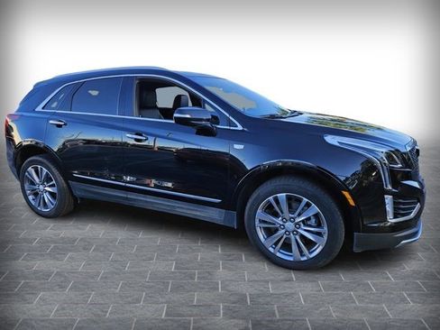 Certified 2025 Cadillac XT5 Premium Luxury image 3