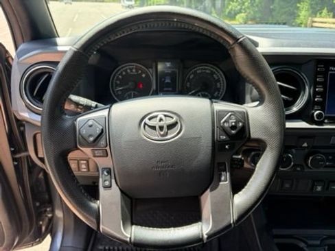 Used 2023 Toyota Tacoma TRD Sport AWD/4WD image 13