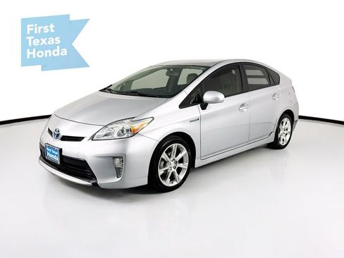 Used 2014 Toyota Prius Three FWD image 3