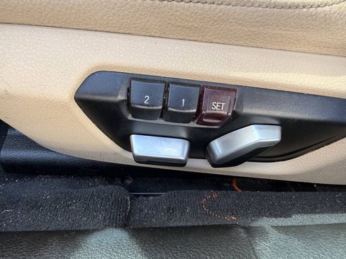 Used 2017 BMW 320i Sedan RWD image 27
