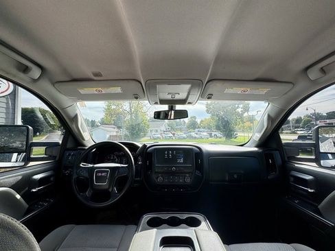 Used 2019 GMC Sierra 2500 4x4 Crew Cab w/ Sierra Convenience Package image 18