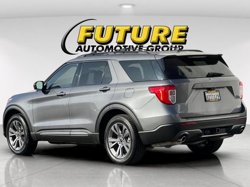 Used 2021 Ford Explorer XLT w/ Equipment Group 202A image 6