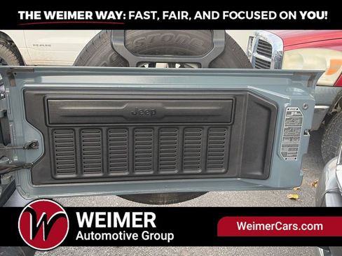 Used 2024 Jeep Wrangler Unlimited Sahara w/ Technology Group AWD/4WD image 20