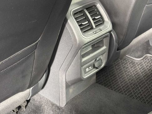 Used 2021 Volkswagen Tiguan SEL AWD/4WD image 25