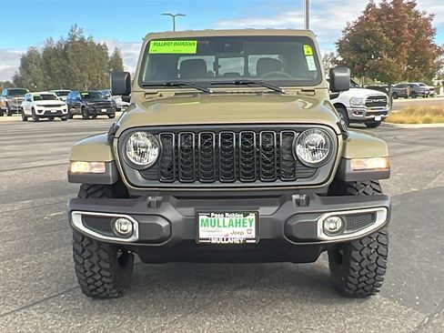 New 2025 Jeep Gladiator Sport image 8