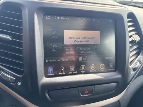 Used 2015 Jeep Cherokee Limited image 19