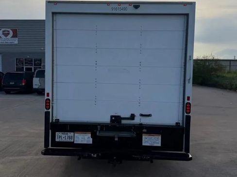 Used 2020 GMC Savana 3500 Extended w/ Driver Convenience Package RWD image 4