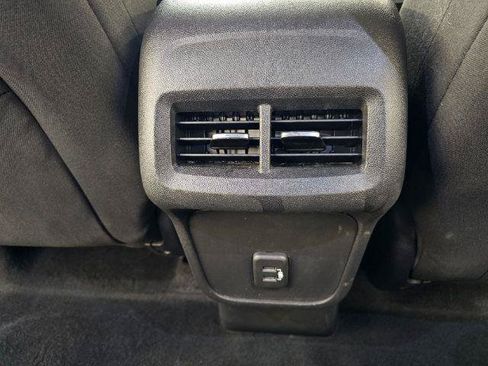Used 2020 Chevrolet Equinox LT FWD image 36
