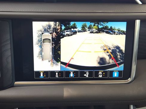 Used 2022 GMC Yukon XL Denali AWD/4WD image 18