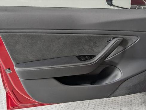 Used 2018 Tesla Model 3 Long Range RWD image 12