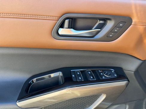 Used 2022 Nissan Pathfinder Platinum w/ Cargo Package image 18