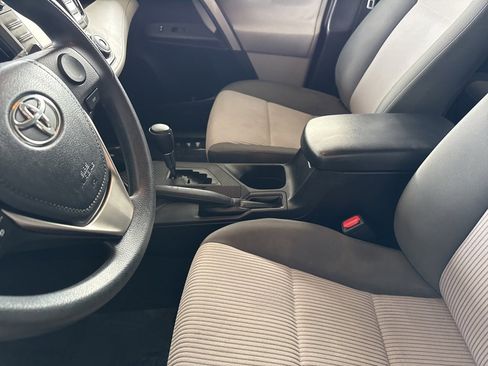 Used 2013 Toyota RAV4 LE image 17