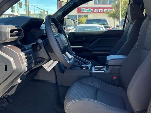 New 2026 Toyota 4Runner SR5 AWD/4WD image 8