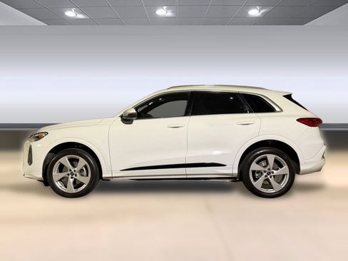 Certified 2025 Audi Q5 Premium Plus w/ Premium Plus AWD/4WD image 2