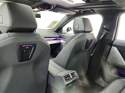 Used 2025 BMW i5 xDrive40 w/ M Sport Package image 31