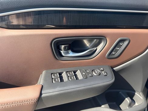 Used 2025 Honda Pilot Elite image 25
