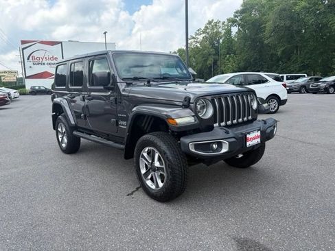 Used 2019 Jeep Wrangler Unlimited Sahara w/ Cold Weather Group AWD/4WD image 25