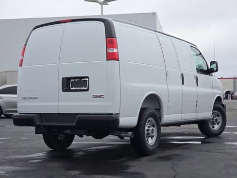 New 2026 GMC Savana 2500 Work Van w/ Driver Convenience Package image 16