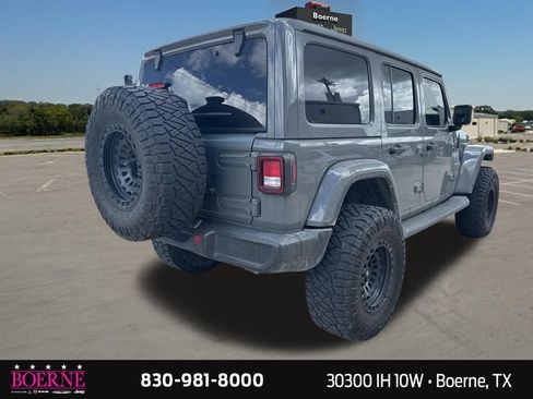 Used 2022 Jeep Wrangler Unlimited Sahara w/ Cold Weather Group AWD/4WD image 12