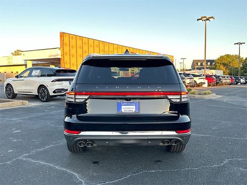 Used 2025 Lincoln Aviator Premiere w/ Equipment Group 101A image 15